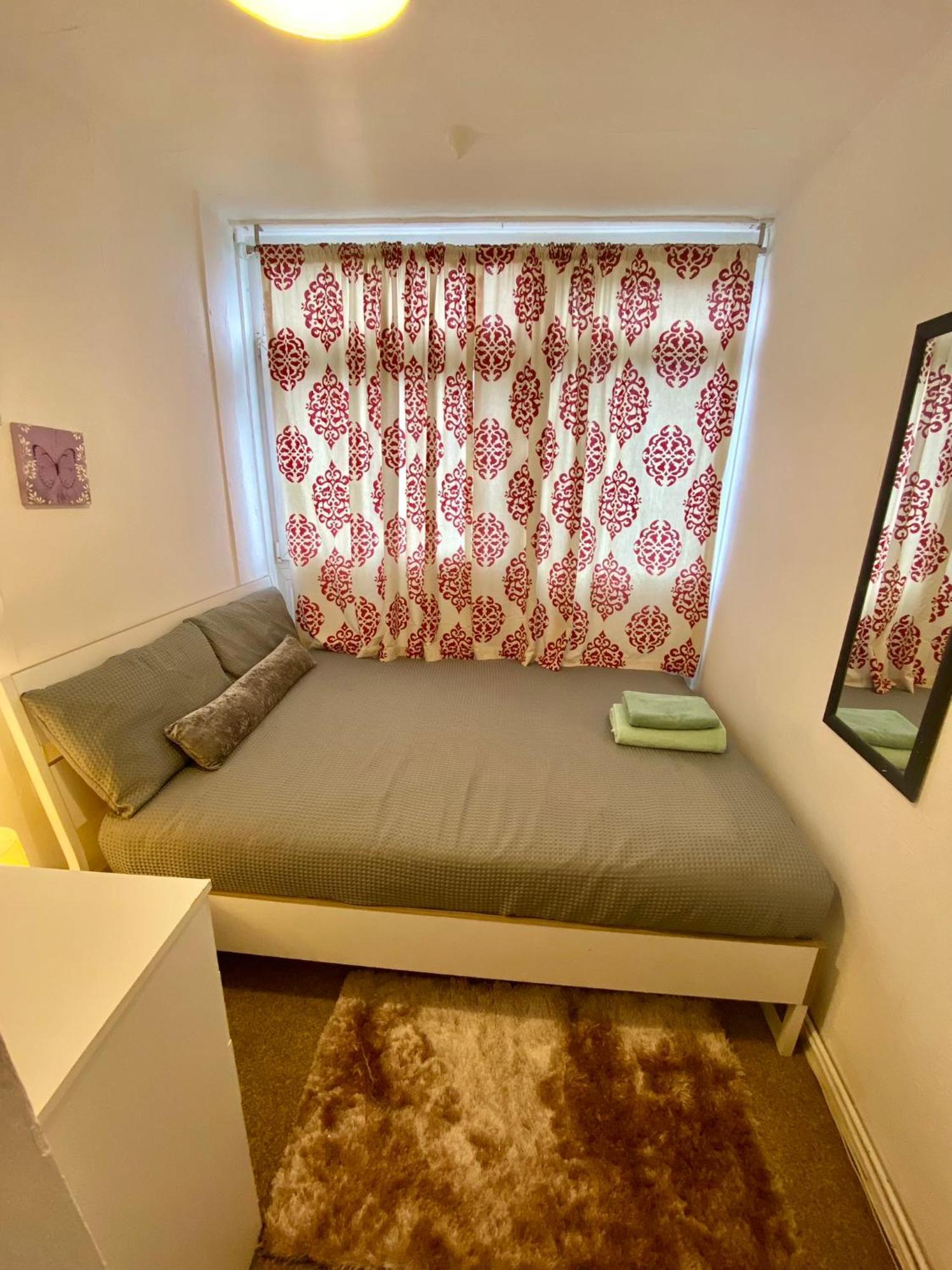 Cosy 3 Bed Apt, Old Truman Brewery! Brick Lane, London, E1 エクステリア 写真